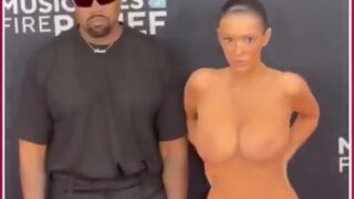Full video Bianca Censori nude at the 2025 Grammy Awards!!!